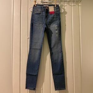 So skinny jeans size 1/25W NWT
